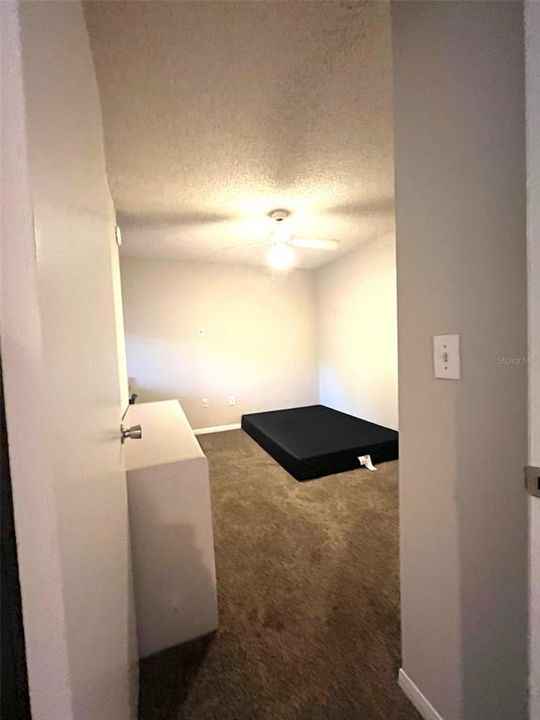 В аренду: $425 (4 спален, 2 ванн, 1177 Квадратных фут)