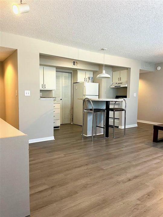 В аренду: $425 (4 спален, 2 ванн, 1177 Квадратных фут)