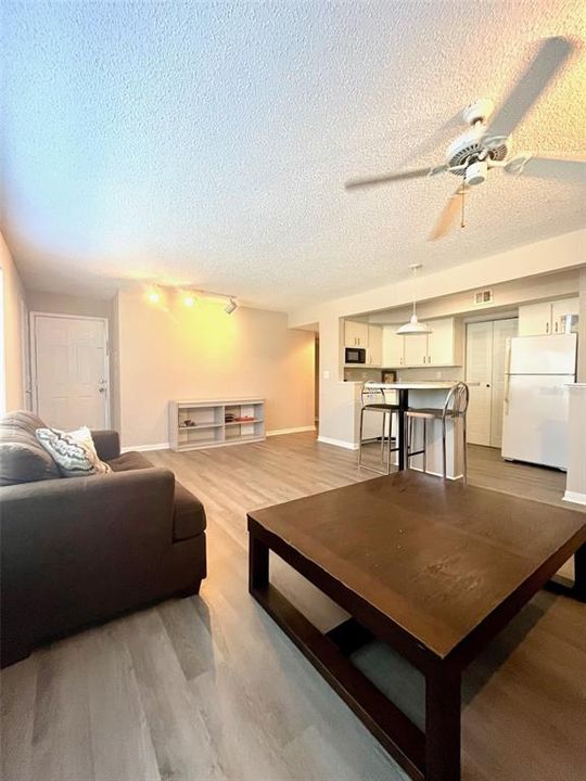 В аренду: $425 (4 спален, 2 ванн, 1177 Квадратных фут)