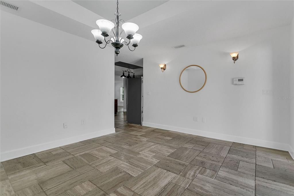 待售: $599,999 (4 贝兹, 2 浴室, 2530 平方英尺)