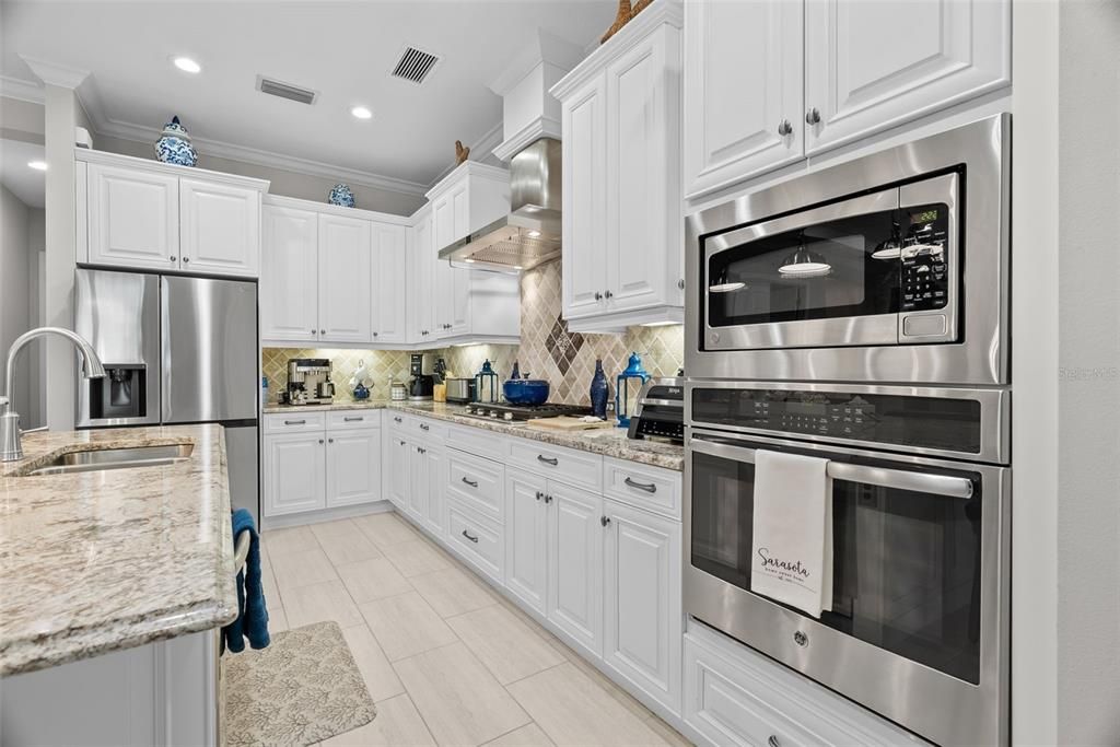 For Sale: $1,240,000 (4 beds, 4 baths, 3370 Square Feet)