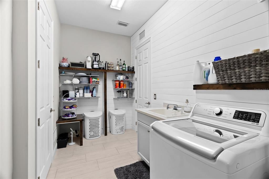 For Sale: $1,240,000 (4 beds, 4 baths, 3370 Square Feet)