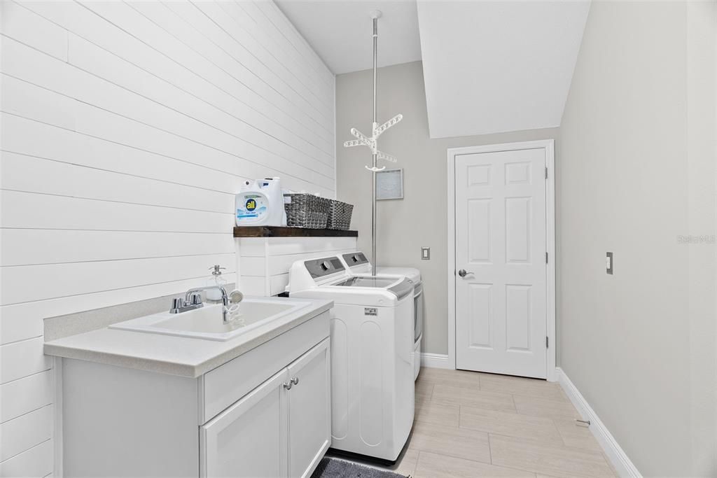 For Sale: $1,240,000 (4 beds, 4 baths, 3370 Square Feet)