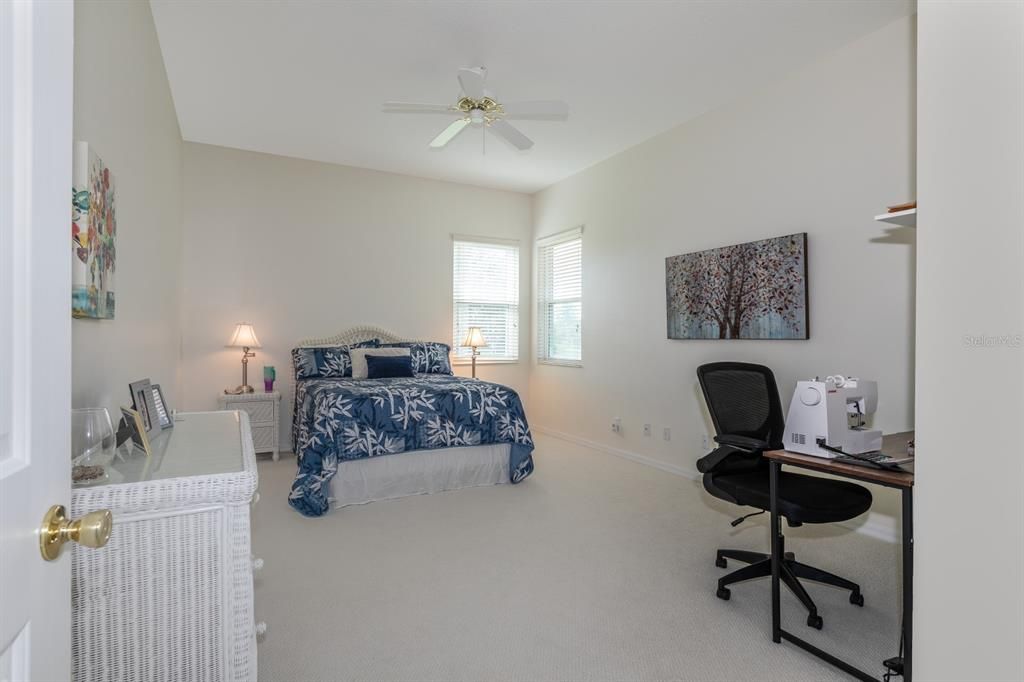 合同活跃: $335,000 (3 贝兹, 2 浴室, 1732 平方英尺)