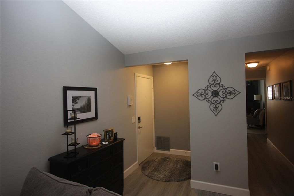 待售: $234,900 (2 贝兹, 2 浴室, 1129 平方英尺)