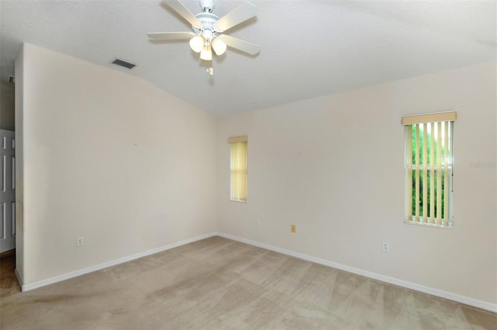 待售: $229,000 (2 贝兹, 2 浴室, 1389 平方英尺)