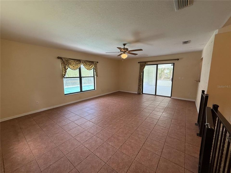 For Sale: $525,000 (3 beds, 2 baths, 2019 Square Feet)