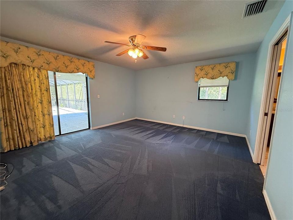 For Sale: $525,000 (3 beds, 2 baths, 2019 Square Feet)