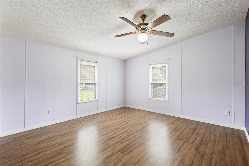 En Venta: $279,900 (3 camas, 2 baños, 1716 Pies cuadrados)