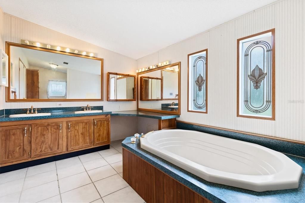 En Venta: $279,900 (3 camas, 2 baños, 1716 Pies cuadrados)