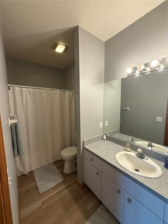 出租: $4,500 (4 贝兹, 3 浴室, 2489 平方英尺)