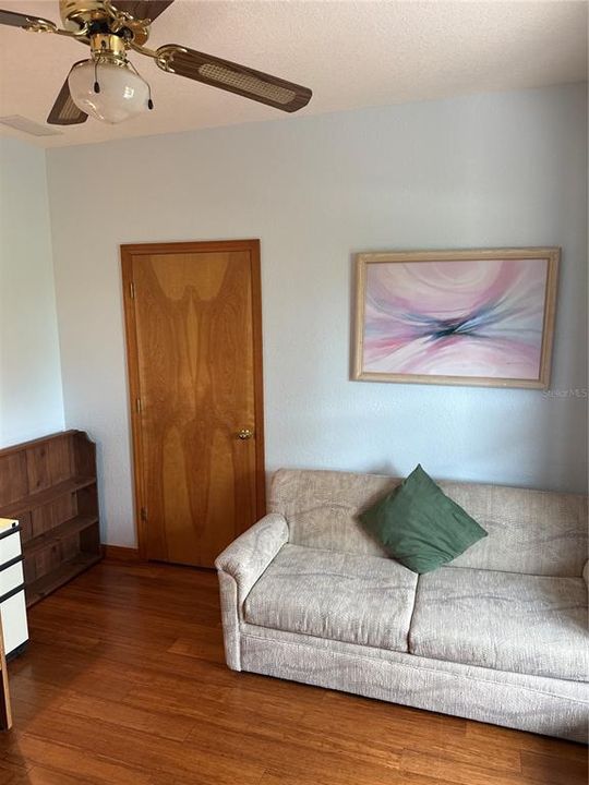 出租: $4,500 (4 贝兹, 3 浴室, 2489 平方英尺)