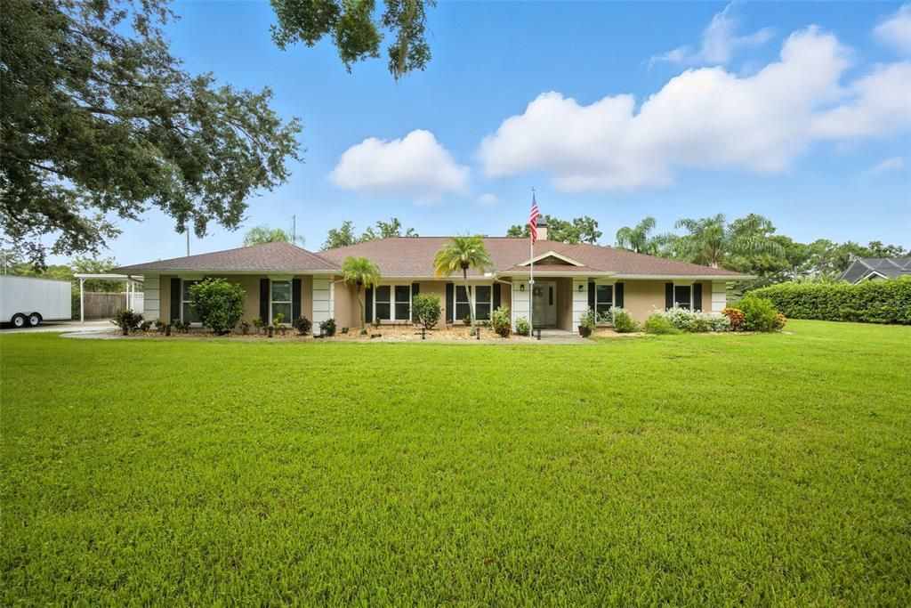 Под контрактом: $824,900 (4 спален, 2 ванн, 2536 Квадратных фут)