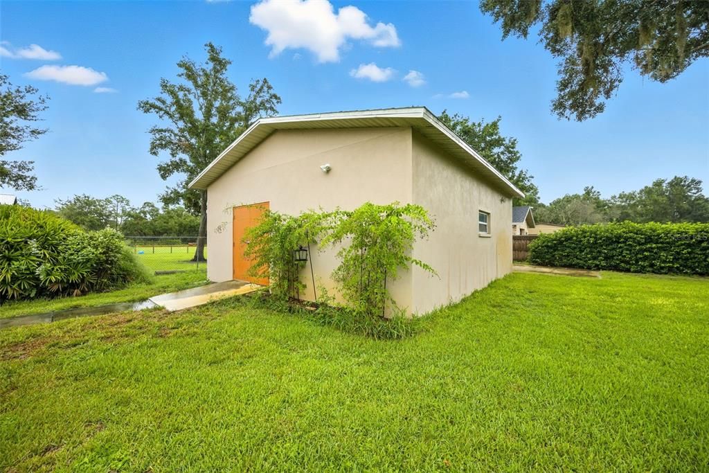 Под контрактом: $824,900 (4 спален, 2 ванн, 2536 Квадратных фут)