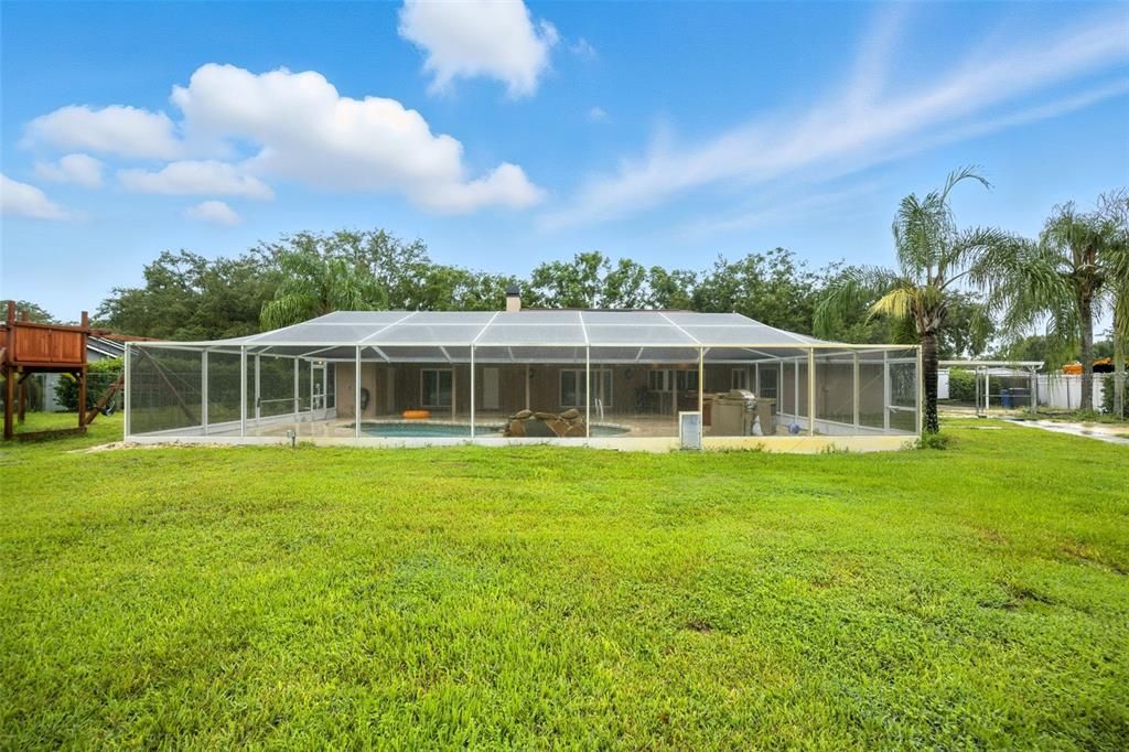 Под контрактом: $824,900 (4 спален, 2 ванн, 2536 Квадратных фут)