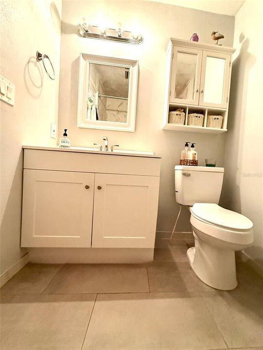 合同活跃: $300,000 (4 贝兹, 3 浴室, 2334 平方英尺)