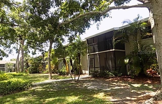 Под контрактом: $145,000 (2 спален, 1 ванн, 865 Квадратных фут)