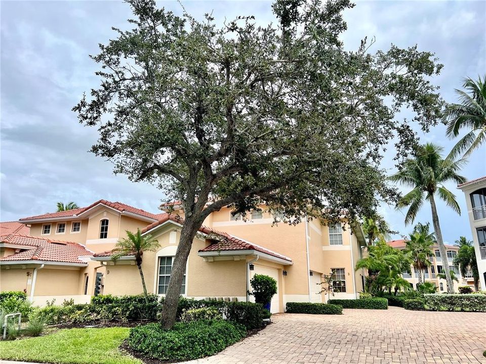 For Rent: $5,750 (3 beds, 2 baths, 2255 Square Feet)