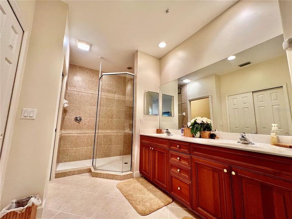 For Rent: $5,750 (3 beds, 2 baths, 2255 Square Feet)