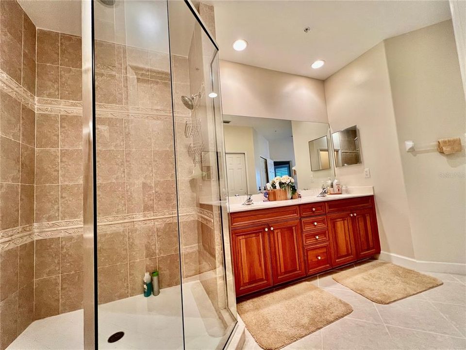 For Rent: $5,750 (3 beds, 2 baths, 2255 Square Feet)