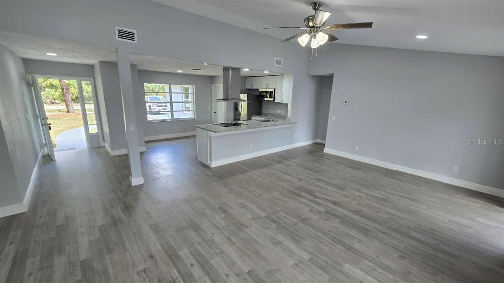 В аренду: $1,800 (3 спален, 2 ванн, 1344 Квадратных фут)