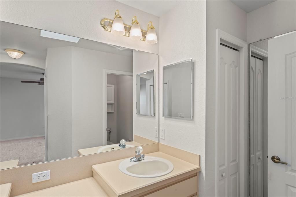 Activo con contrato: $310,000 (3 camas, 2 baños, 1856 Pies cuadrados)