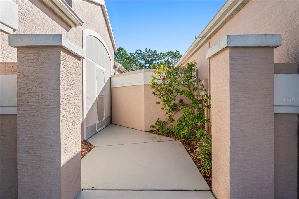 Activo con contrato: $310,000 (3 camas, 2 baños, 1856 Pies cuadrados)