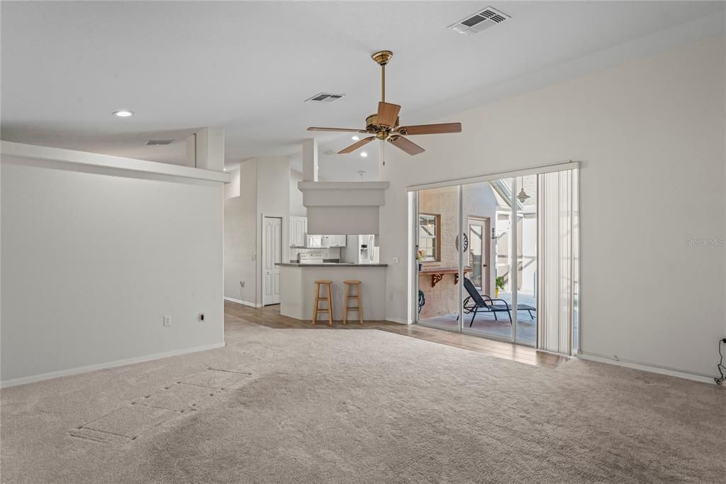 Activo con contrato: $310,000 (3 camas, 2 baños, 1856 Pies cuadrados)