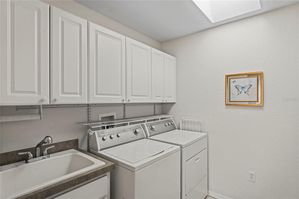 Activo con contrato: $310,000 (3 camas, 2 baños, 1856 Pies cuadrados)