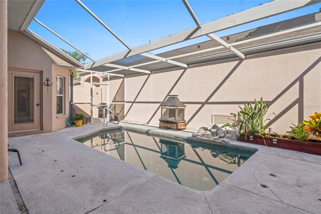 Activo con contrato: $310,000 (3 camas, 2 baños, 1856 Pies cuadrados)