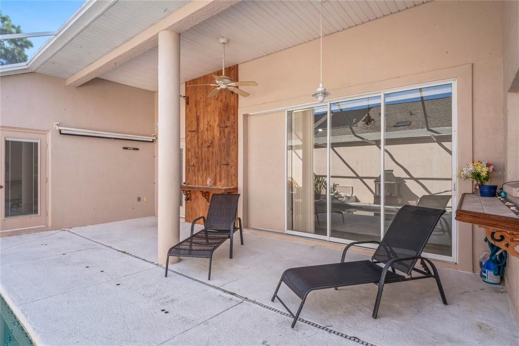 Activo con contrato: $310,000 (3 camas, 2 baños, 1856 Pies cuadrados)