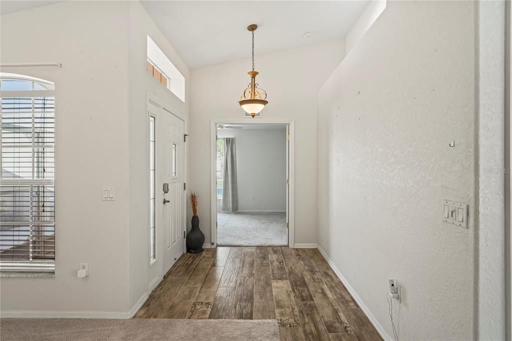 Activo con contrato: $310,000 (3 camas, 2 baños, 1856 Pies cuadrados)