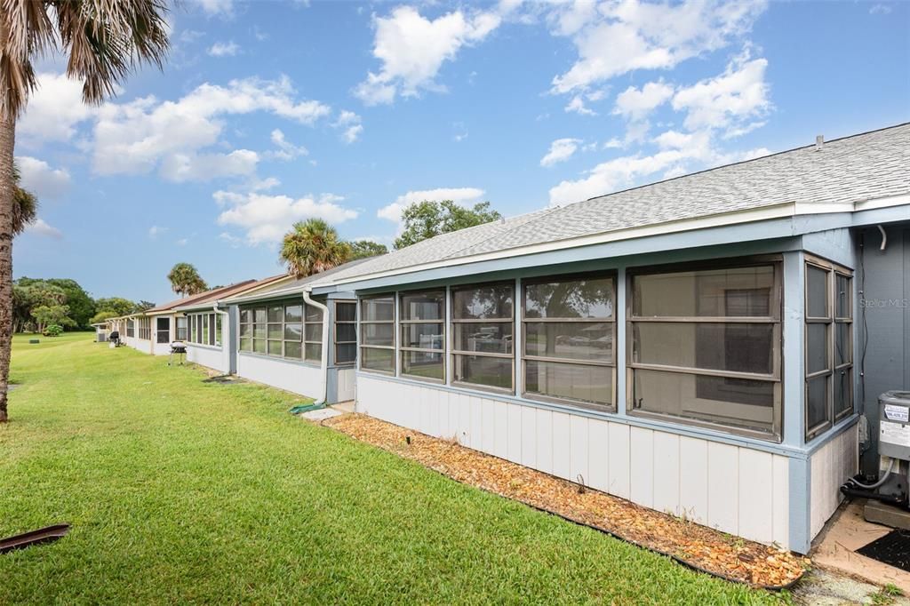 For Sale: $189,000 (2 beds, 2 baths, 810 Square Feet)