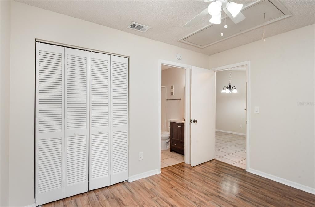 For Sale: $189,000 (2 beds, 2 baths, 810 Square Feet)