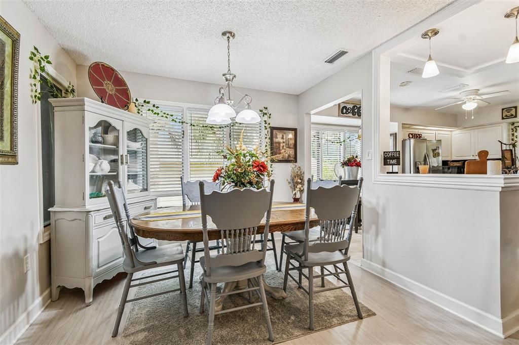 待售: $459,900 (3 贝兹, 2 浴室, 2066 平方英尺)