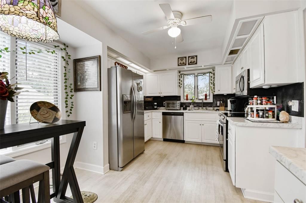 待售: $459,900 (3 贝兹, 2 浴室, 2066 平方英尺)