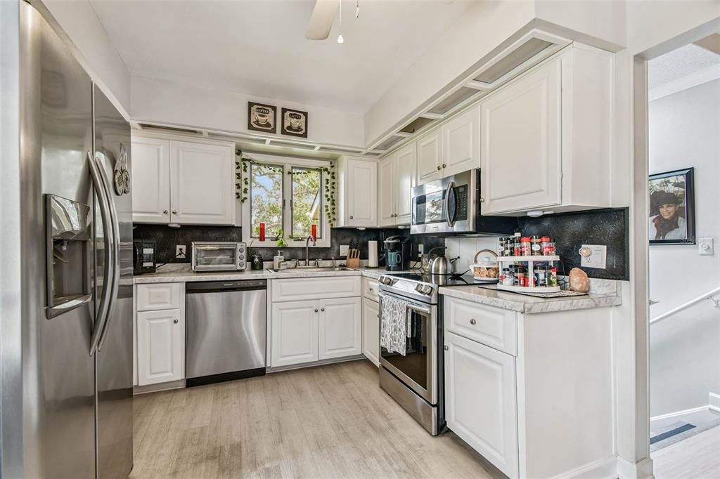 待售: $459,900 (3 贝兹, 2 浴室, 2066 平方英尺)