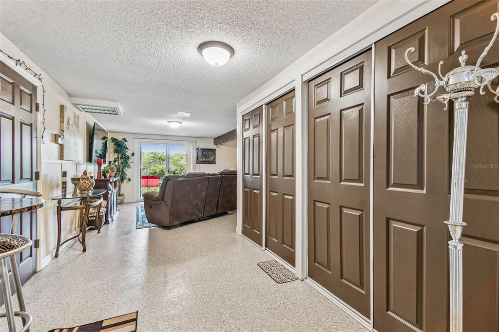 待售: $459,900 (3 贝兹, 2 浴室, 2066 平方英尺)