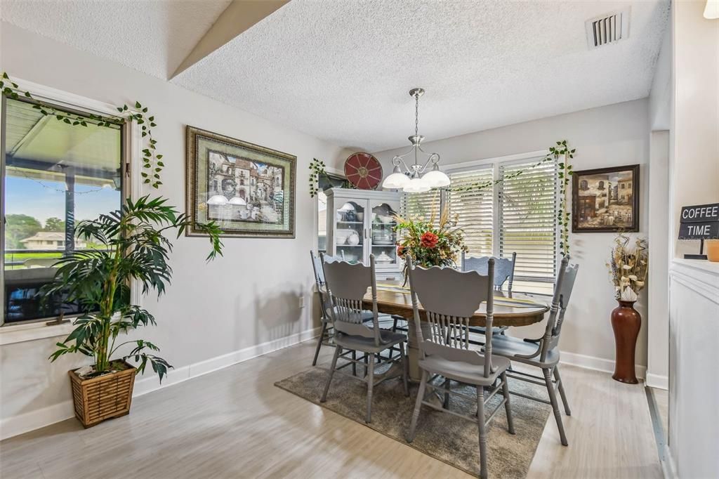 待售: $459,900 (3 贝兹, 2 浴室, 2066 平方英尺)