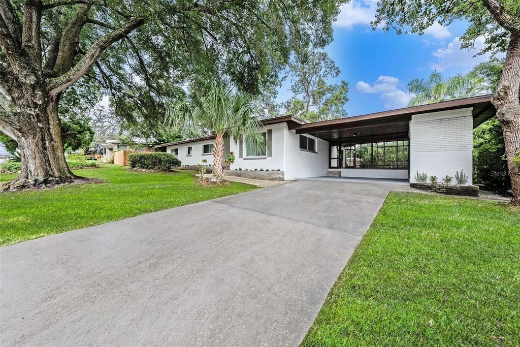 Active With Contract: $435,000 (3 beds, 2 baths, 1748 Square Feet)