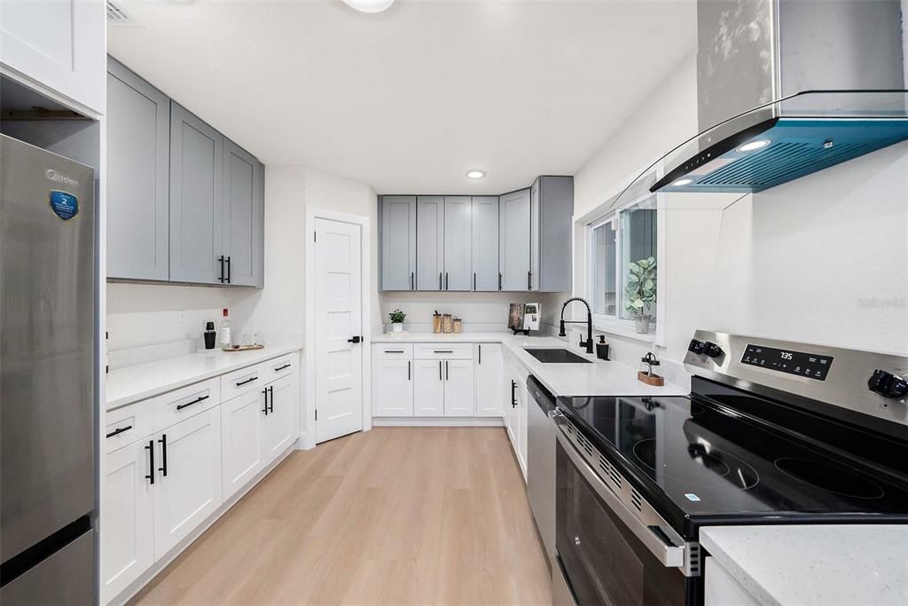 Active With Contract: $435,000 (3 beds, 2 baths, 1748 Square Feet)