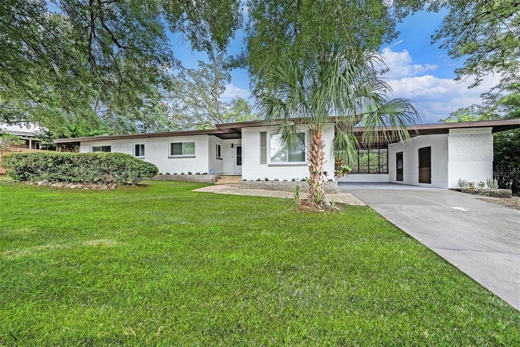 Active With Contract: $435,000 (3 beds, 2 baths, 1748 Square Feet)