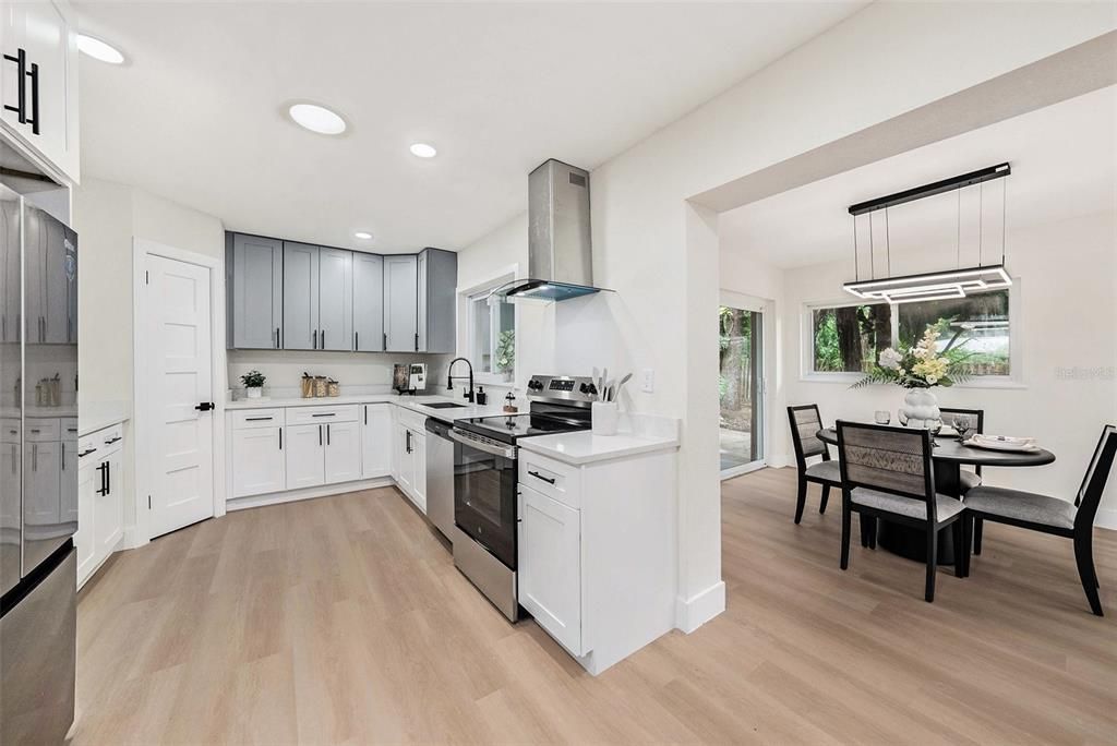 Active With Contract: $435,000 (3 beds, 2 baths, 1748 Square Feet)