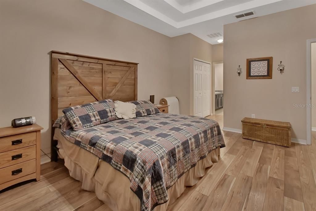 Active With Contract: $444,000 (4 beds, 2 baths, 2236 Square Feet)