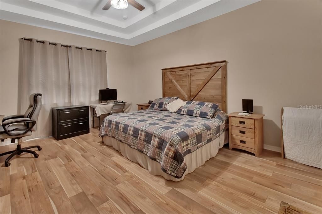 Active With Contract: $444,000 (4 beds, 2 baths, 2236 Square Feet)