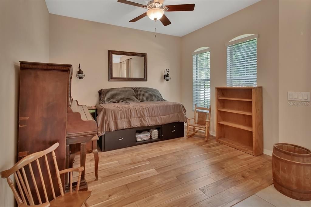 Active With Contract: $444,000 (4 beds, 2 baths, 2236 Square Feet)