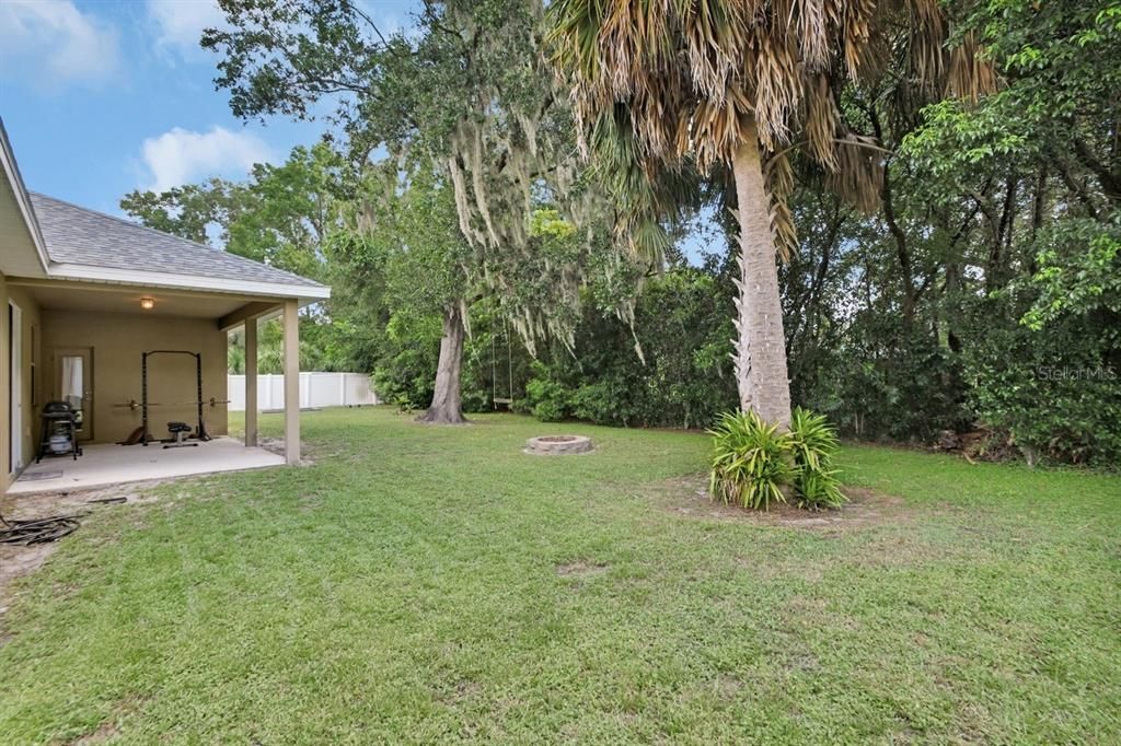 Active With Contract: $444,000 (4 beds, 2 baths, 2236 Square Feet)