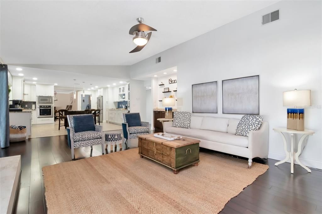 待售: $1,050,000 (5 贝兹, 3 浴室, 3280 平方英尺)