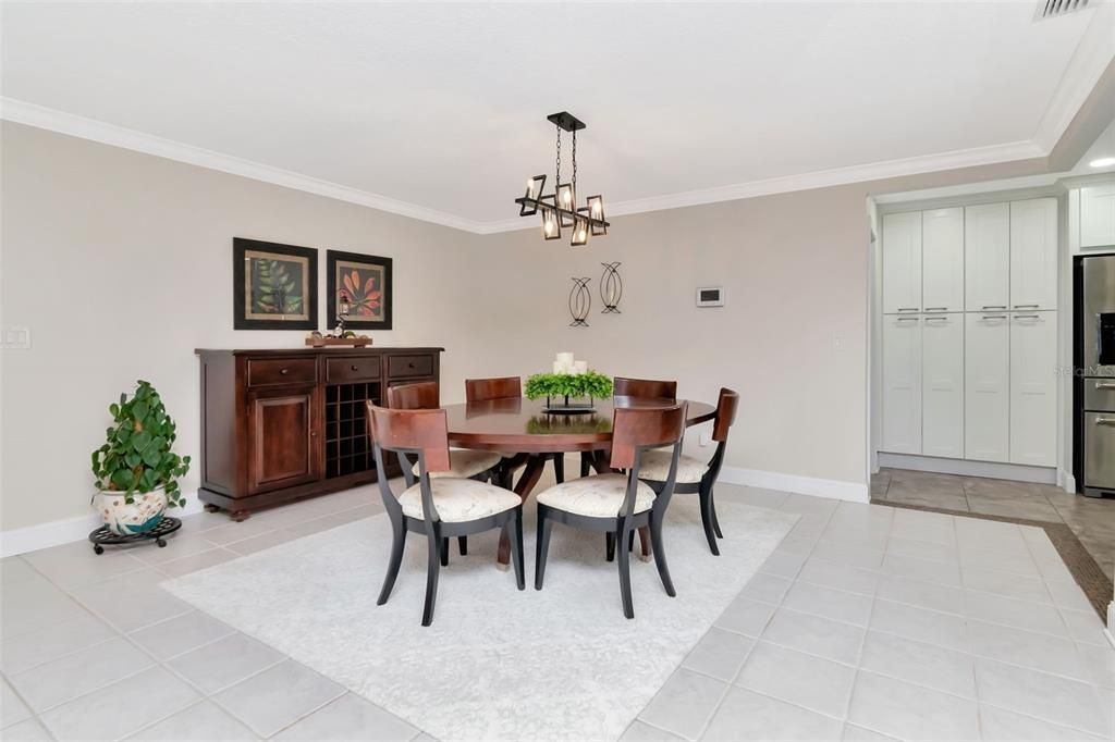 待售: $1,050,000 (5 贝兹, 3 浴室, 3280 平方英尺)