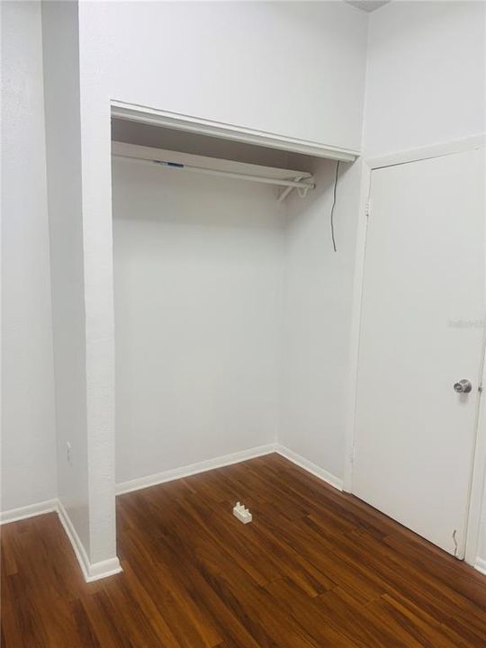 Active With Contract: $225,000 (2 beds, 1 baths, 716 Square Feet)